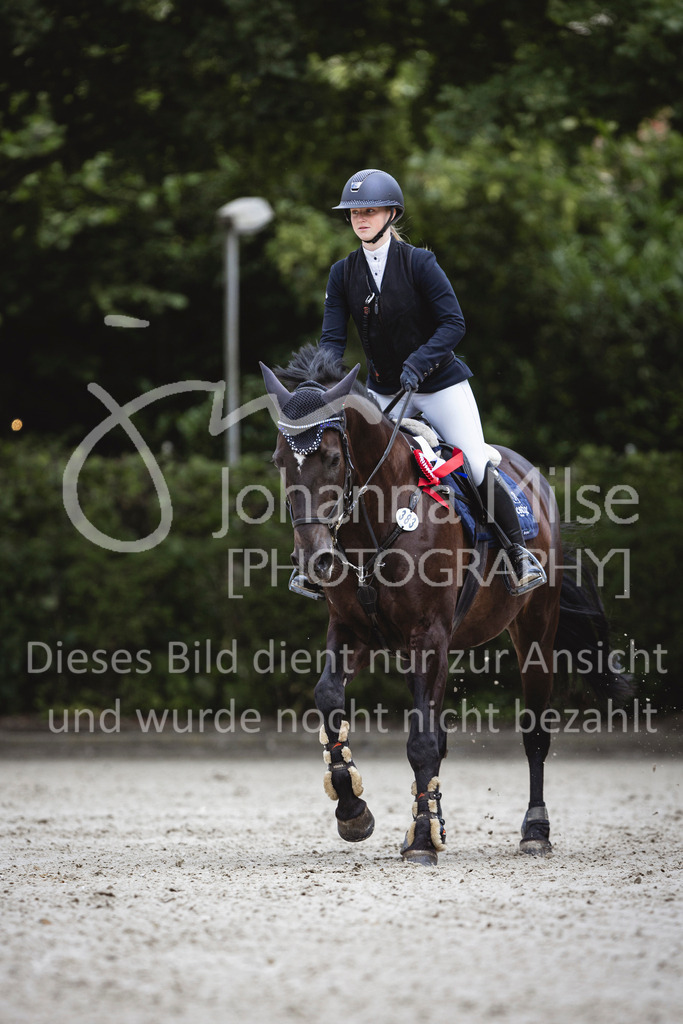 240616_Lemwerder_M1-Springen-464 | Deine schönsten Turniermomente als professionelle Fotos! Entdecke hochwertige Pferdesport-Fotografie im Online-Shop. Jetzt Fotos finden & bestellen!