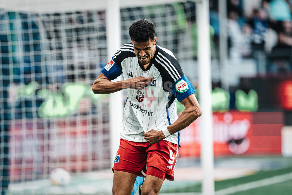 Fußball | Männer | Saison 2023/2024 | 2. Fußball-Bundesliga | 32. Spieltag | Hamburger SV vs. FC St. Pauli  | 03.05.2024 | Das vermeitliche Tor von Robert Glatzel (#9, HSV) wurde aberkannt, Jubel Emotionen