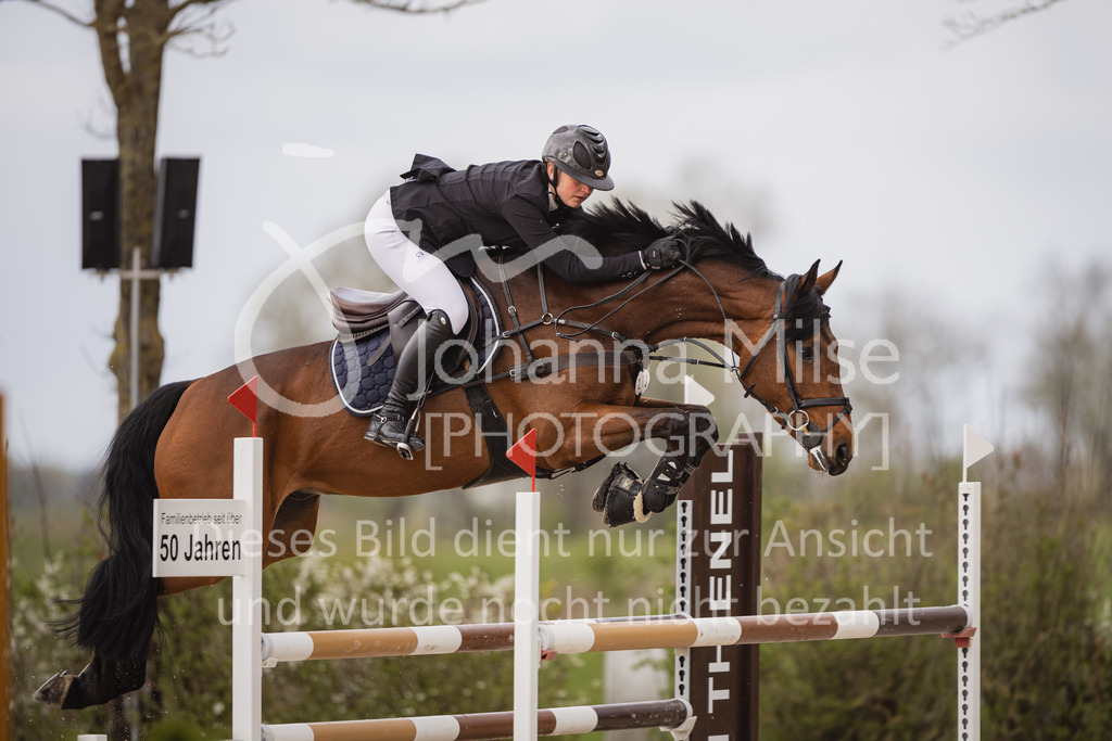 230426_HofSosath_2Ph-L-Spr-839 | Deine schönsten Turniermomente als professionelle Fotos! Entdecke hochwertige Pferdesport-Fotografie im Online-Shop. Jetzt Fotos finden & bestellen!