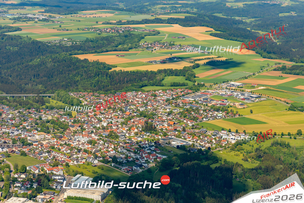 Das Luftbild zeigt :  Mutlangen - Die Luftaufnahme wurde 2024 vom UL-Flugzeug aus erstellt ( keine Drohne ) - Hochauflösende Luftaufnahme - Für grossformatige Ausdrucke geeignet. Die Geschenkidee !Mit Lizenz und Bildrechte bestellbar