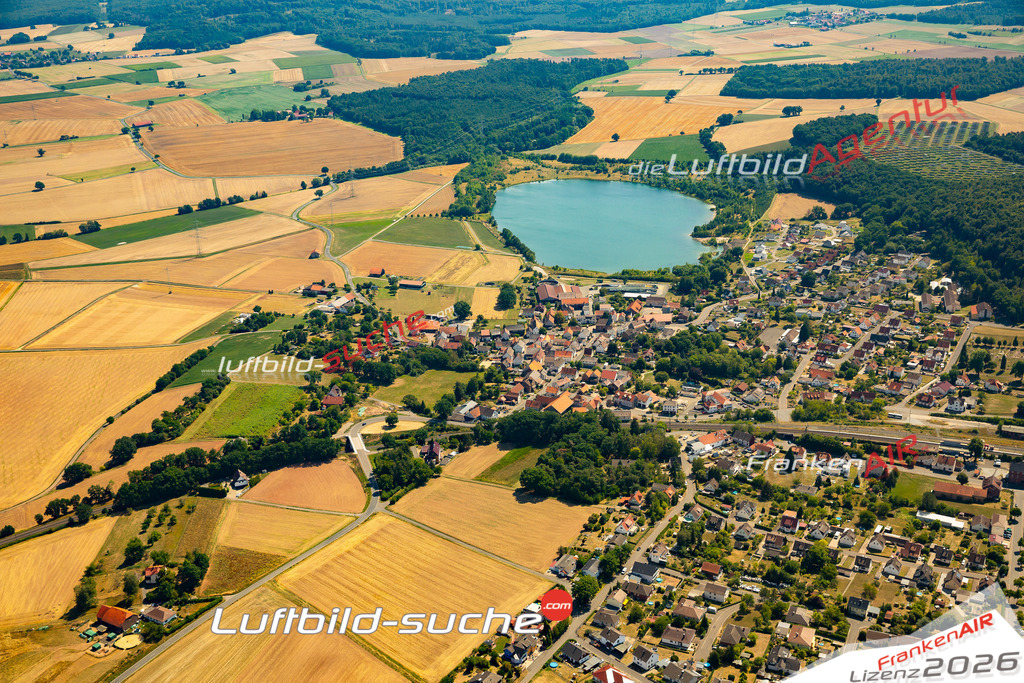 Die Luftaufnahme Zimmersrode - Neuental wurde 2022 vom Flugzeug aus (keine Drohne) erstellt. Hohe Auflösung -für große Poster und Wandbilder geeignet - Garantiert!