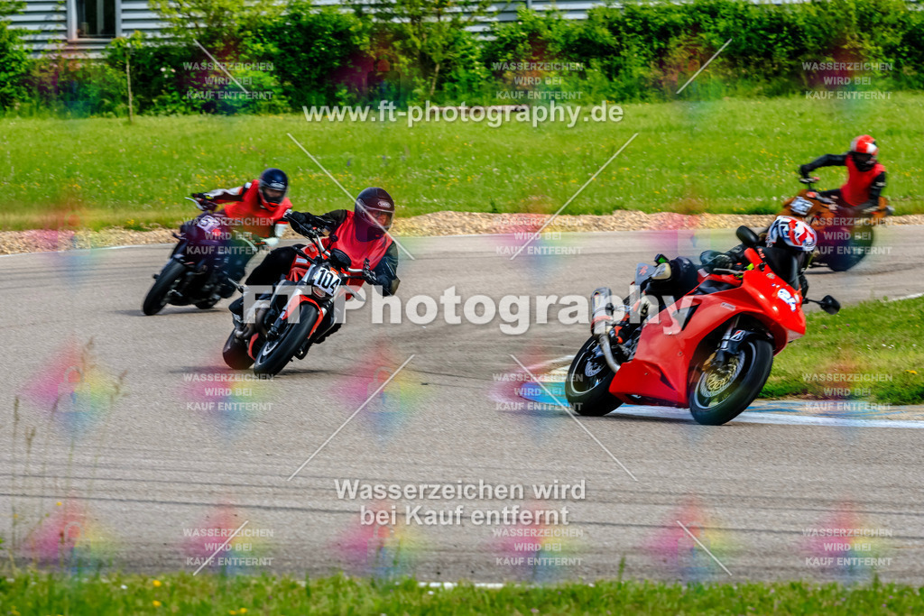 MotoTeam-8980 | Hier findet Ihr Bilder von Touristenfahrten auf der Nürburgring Nordschleife oder von anderen Veranstaltungen die ich besucht habe. Viel Spass beim Durch Schauen 
