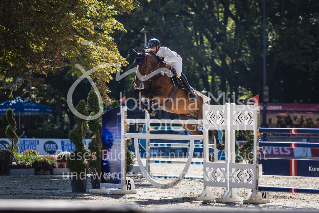 230909_OWLCh_MediumTour-238 | Deine schönsten Turniermomente als professionelle Fotos! Entdecke hochwertige Pferdesport-Fotografie im Online-Shop. Jetzt Fotos finden & bestellen!