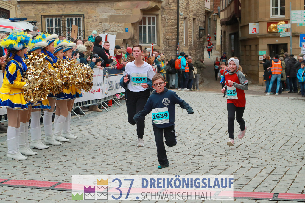 Stadtwerke Jugendlauf 1700m | 3 Koenigslauf 2023 - Realisiert mit Pictrs.com