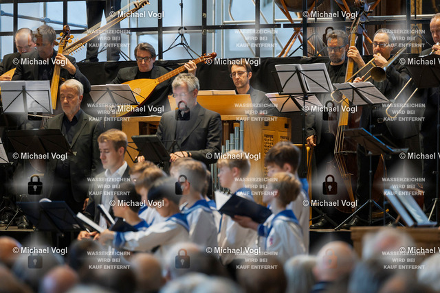 TAM25_K.11__Michael-Vogl_042_7792 | Tage Alter Musik Regensburg K.11 Dreieinigkeitskirche Ars Antiqua Austria (Österreich) St. Florianer Sängerknaben (Österreich) Splendor Austriae Höfischer Prunk in geistlichen Werken B.A. Aufschnaiter: Missa Laetemurine & H.I.F. Biber: Vesperae à 32 Franz Farnberger Einstudierung Gunar Letzbor Solovioline, Leitung Foto: Michael Vogl