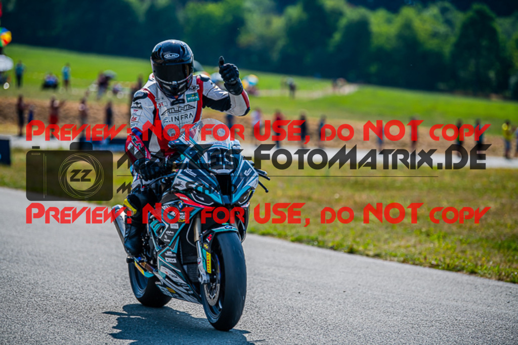 MaZZes_FotoMatrix_220724_0952 | Fotograf Mathias Schmid
Sportfotograf,
Eventfotograf,
Hochzeitsfotograf,
Portraitfotograf