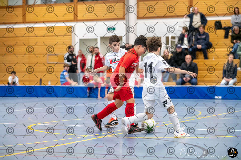 20241130_FCR-Hallenturnier-E-3_006 | Sport und Naturfotografie von Roberto Esposito zeigt echte Momente Bewegung und die Schönheit der Natur. Ausdrucksstarke Bilder schaffen Emotionen.