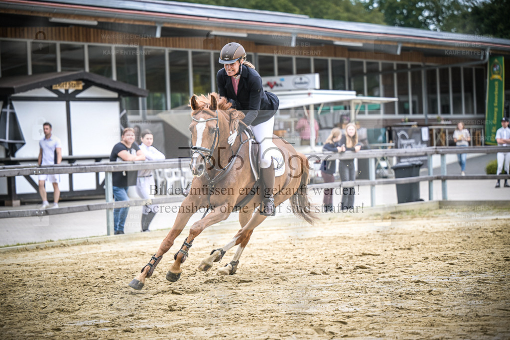 DOS_5759 | Entdecke hochwertige Reitturnierfotos von Foto Oger. Professionell, emotional und authentisch – jetzt Lieblingsmomente im Shop bestellen. - Realisiert mit Pictrs.com