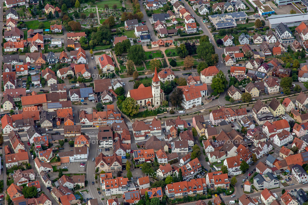 Bartholomäuskirche Ilsfeld http://www.ilsfeld-evangelisch.de/ | Luftbild: Bartholomäuskirche Ilsfeld http://www.ilsfeld-evangelisch.de/ in Ilsfeld im Bundesland Baden-Württemberg in Deutschland. Foto: IMG_138637.jpg vom 16.09.2023 durch ©2025 Werner Riehm fly-foto.de/copyright - Realisiert mit Pictrs.com