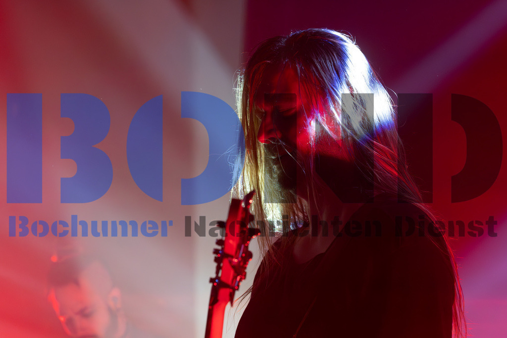 SES_ENEINS20250227-27 | bond - Realisiert mit Pictrs.com