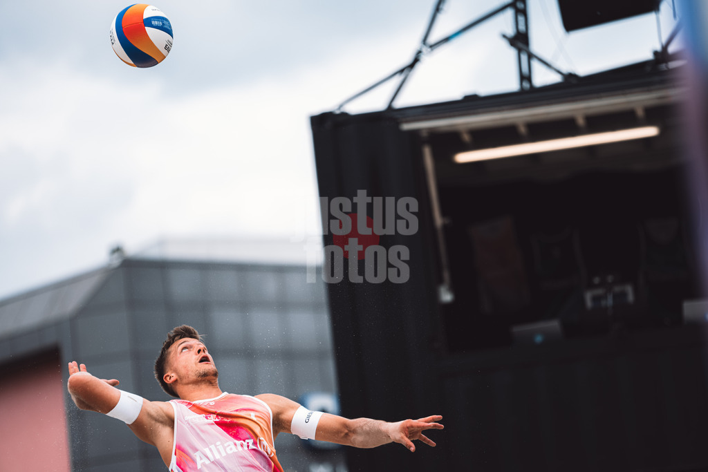 Beachvolleyball | Männer | German Beach Tour 2024 | Tourstop Bremen | 06.06.2024 | Luis Kubo beim Angriff
