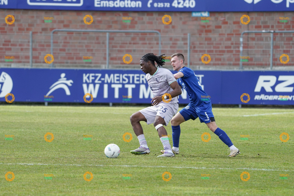 VfL Sportsfreunde Lotte vs. VfL Bochum II U23 - Regionalliga West - 28. Spieltag 2026 | Aurel Wagbe, 25Louis Hiepen, 3 - Realisiert mit Pictrs.com