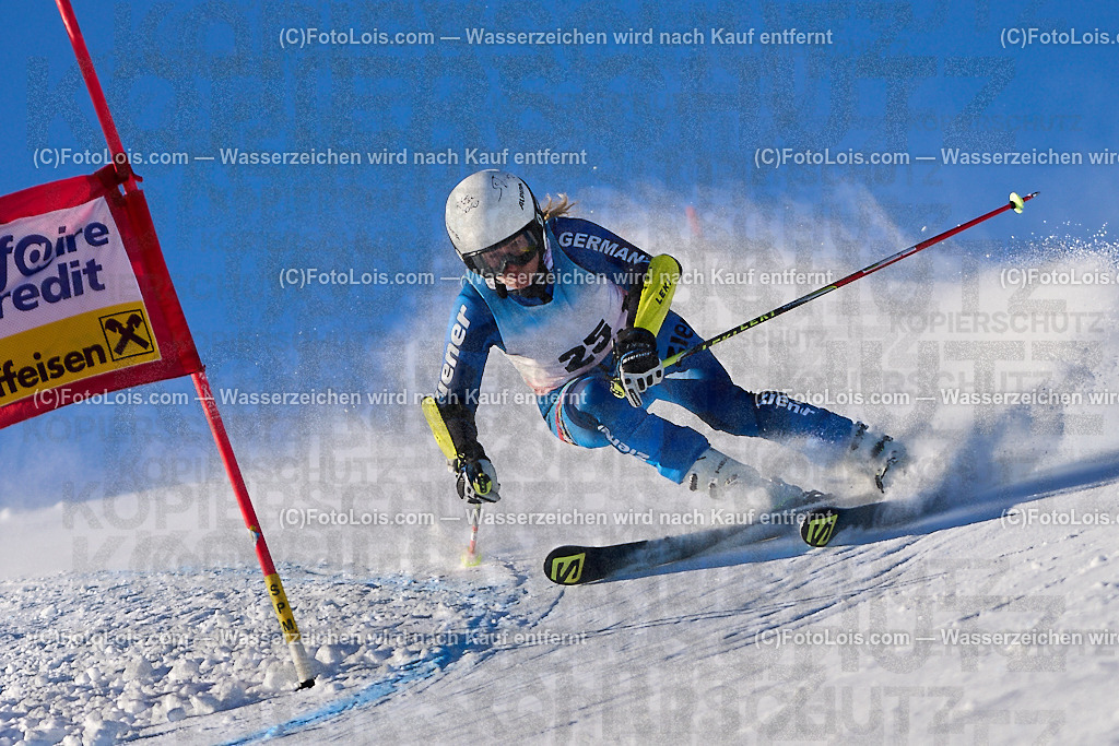 ALP3651_MASTERS-Cup_GS-C Damen_Noell Andrea | (C)FotoLois.com, Alois Spandl. FIS Masters-Cup Wildschönau, Giant Slalom auf der Piste Schatzberg GS, Siegerehrung auf dem Dorfplatz Niederau, Sa 13. Januar 2024.