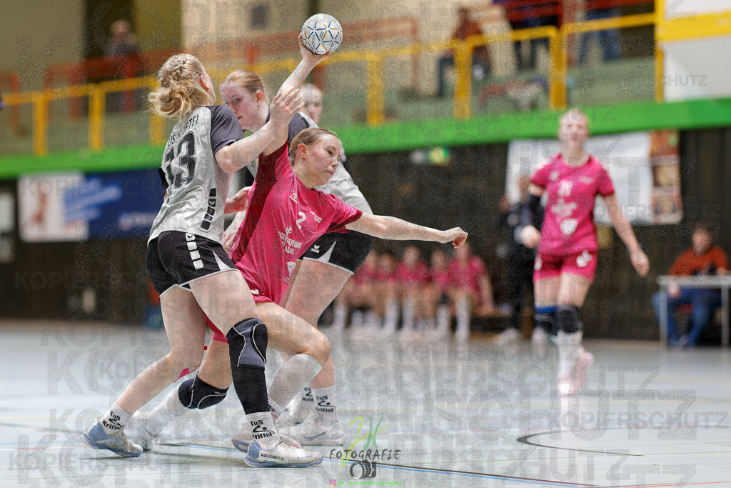 Hessenmeisterschaft wJC - Spiel um Platz 3; TuS Kriftel - SG Schenklengsfeld | Hessenmeisterschaft wJC - Spiel um Platz 3; TuS Kriftel - SG Schenklengsfeld am 22.03.2025 in Biedenkopf (Sporthalle Lahntalschule)Photo © 2025 - Jörg Heinrich - Realisiert mit Pictrs.com