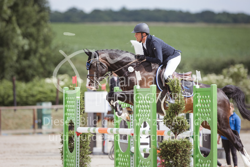 220610_PfSpTa_L-Spr-206 | Lützower Pferdesporttage 2022
L-Springen geschlossen
10.06.2022