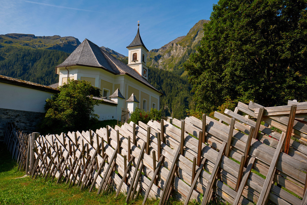 Pfarrkirche in Bucheben | Bucheben, Austria - September 14, 2020: Blick auf die Pfarrkirche in Bucheben. - Realisiert mit Pictrs.com