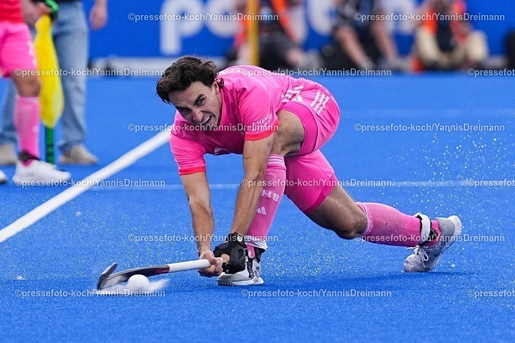 xydrx08082502047 | 08.08.2025, xydrx, Herren EuroHockey Championship 2025, Gruppenphase, Gruppe B, Deutschland - Frankreich, Sparkassenpark Mönchengladbach: Teo Hinrichs (Deutsche Feldhockey Nationalmannschaft #14)