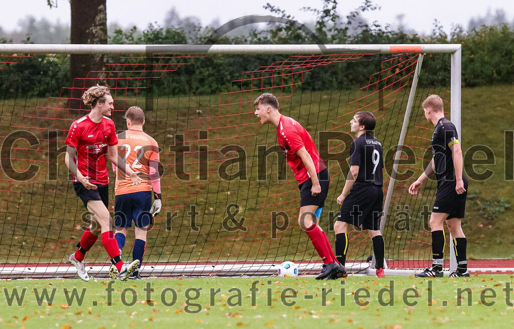2023-08-27_033_TSV_Zorneding_II_gegen_TSV_Grafing_II | Zorneding, Deutschland, 27.08.2023:
Fußball, A-Klasse 2023 / 2024, 2. Spieltag, TSV Zorneding II gegen TSV Grafing II, Endergebnis: 5:1

Jubel nach dem 2:0 durch Felix Mühlhölzl (TSV Zorneding, #4)
Torwart Konstantin Lanzl (TSV Grafing, #22), Felix Tieking (TSV Zorneding, #2), Felix Mühlhölzl (TSV Zorneding, #4), Max Heckmann (TSV Grafing, #9), Leonhard Oswald (TSV Grafing, #4)

Foto: Christian Riedel / fotografie-riedel.net
