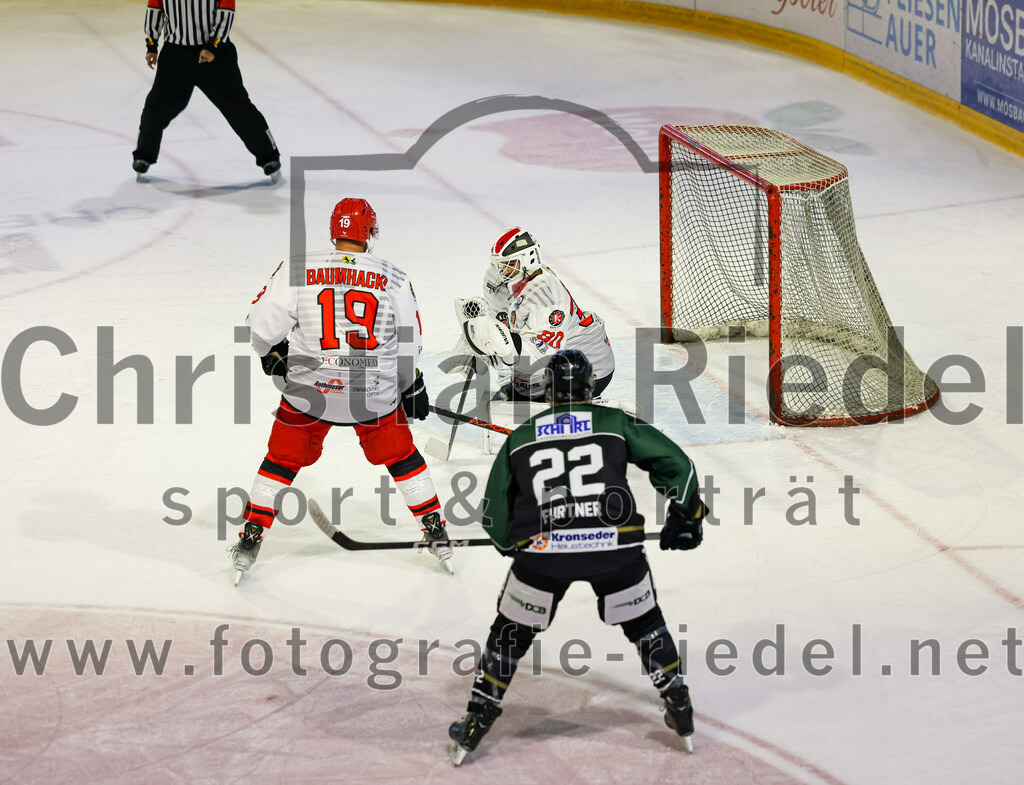 2022-09-25_108_TSV_Erding_gegen_EHC_Klostersee | Erding, Deutschland, 25.09.2022:
Eishockey, Bayernliga 2022 / 2023, Testspiel, TSV Erding gegen EHC Klostersee, Endergebnis: 8:2

Foto: Christian Riedel / fotografie-riedel.net