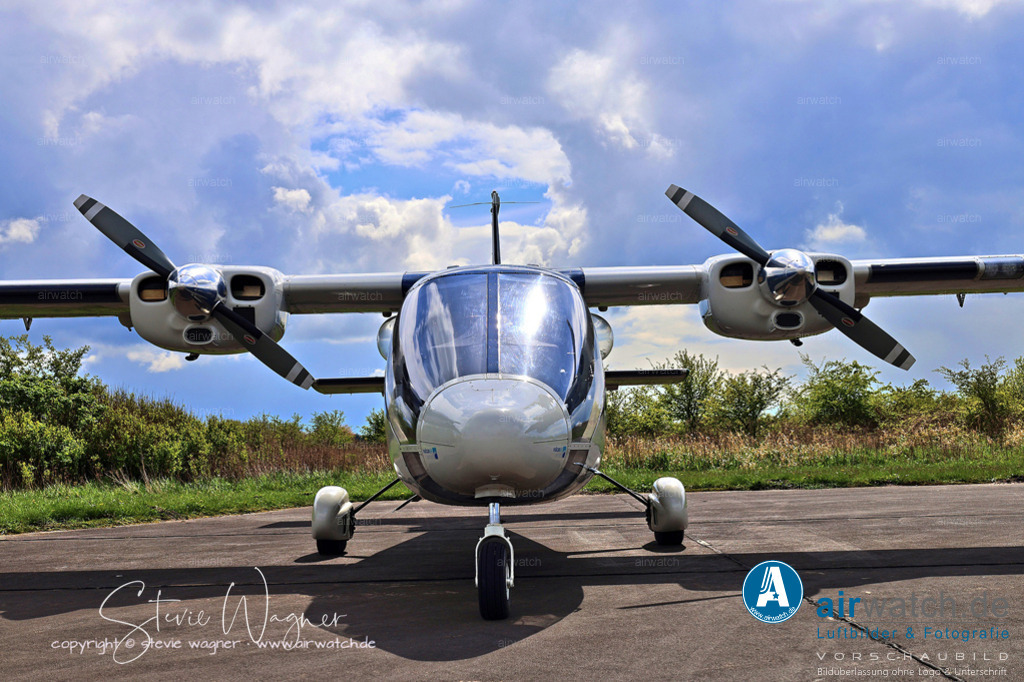 Bioflight - Vulcanair P68 Observer 2  | Bioflight betreibt eine Flotte von Vulcanair P68 Observer 2-Flugzeugen, die für ihre Stabilität und Zuverlässigkeit bei Vermessungsmissionen bekannt sind. Diese Flugzeuge sind für eine hervorragende Steuerbarkeit auch bei niedrigen Fluggeschwindigkeiten mit einer sauberen Stallgeschwindigkeit von 85 Knoten oder 157 km / h ausgelegt. Das Observer 2-Modell verfügt über eine vollständige Plexiglas-Nase, die eine uneingeschränkte Sicht nach vorne ermöglicht und sich für verschiedene Anwendungen eignet, einschließlich Strafverfolgung und Besichtigung.