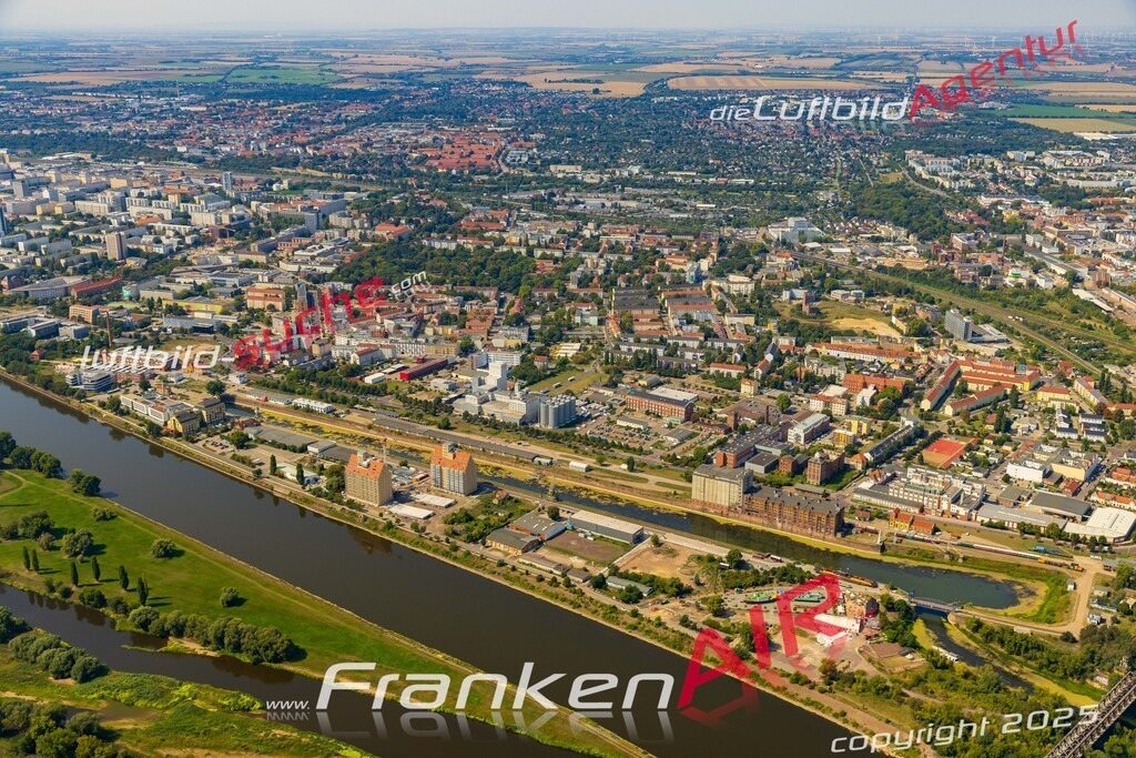Alte Neustadt Magdeburg Bild- Das Luftbild wurde 2025 vom UL-Flugzeug heraus erstellt ( keine Drohne bzw. Drohnenaufnahme ) - Hochauflösende Luftaufnahme -Nicht vergleichbar mit Google Maps oder Satelittenbilder- Die Geschenkidee !Mit Lizenz und Bildrechte bestellbar - CC