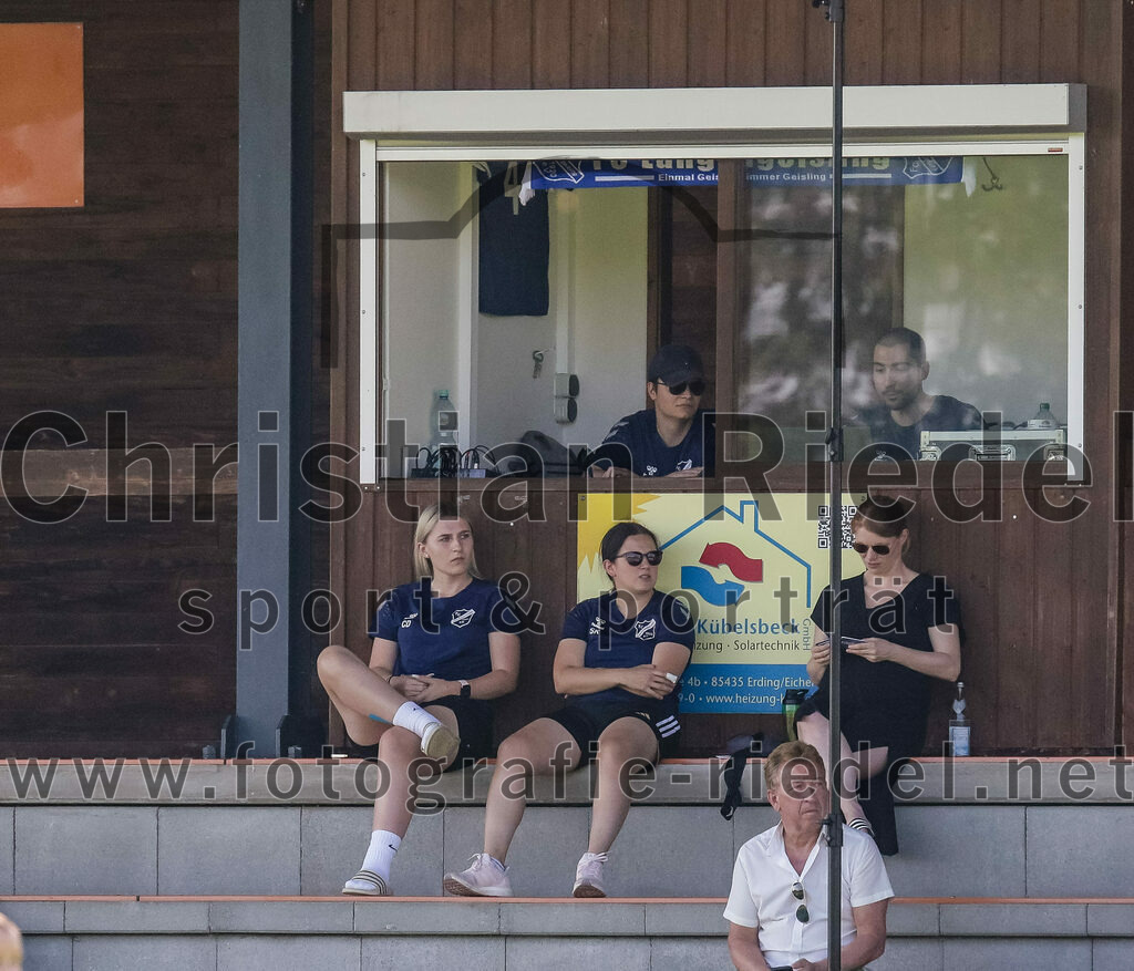 2023-09-09_007_FC_Langengeisling_gegen_TV_1864_Altoetting | Erding, Deutschland, 09.09.2023:
Fußball, Bezirksoberliga 2023 / 2024, 2. Spieltag, FC Langengeisling gegen TV 1864 Altötting, Endergebnis: 2:3

Foto: Christian Riedel / fotografie-riedel.net