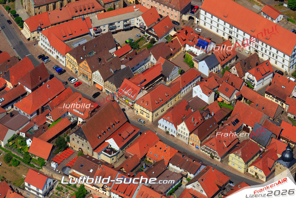 Die Luftaufnahme der Stadt Ebern wurde vom UL-Flugzeug heraus erstellt ( keine Drohne )- hohe Auflösung für beste Qualität