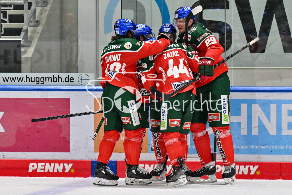 Augsburger Panther - Kölner Haie | Jubel der Hausherren nach dem Ausgleich zum 6-6 durch D. J. BUSDEKER (Augsburger Panther #14) / Freude / Happy / Tor / Torschuetze / DEL: Augsburger Panther - Kölner Haie, Curt Frenzel Stadion am 29.09.2024