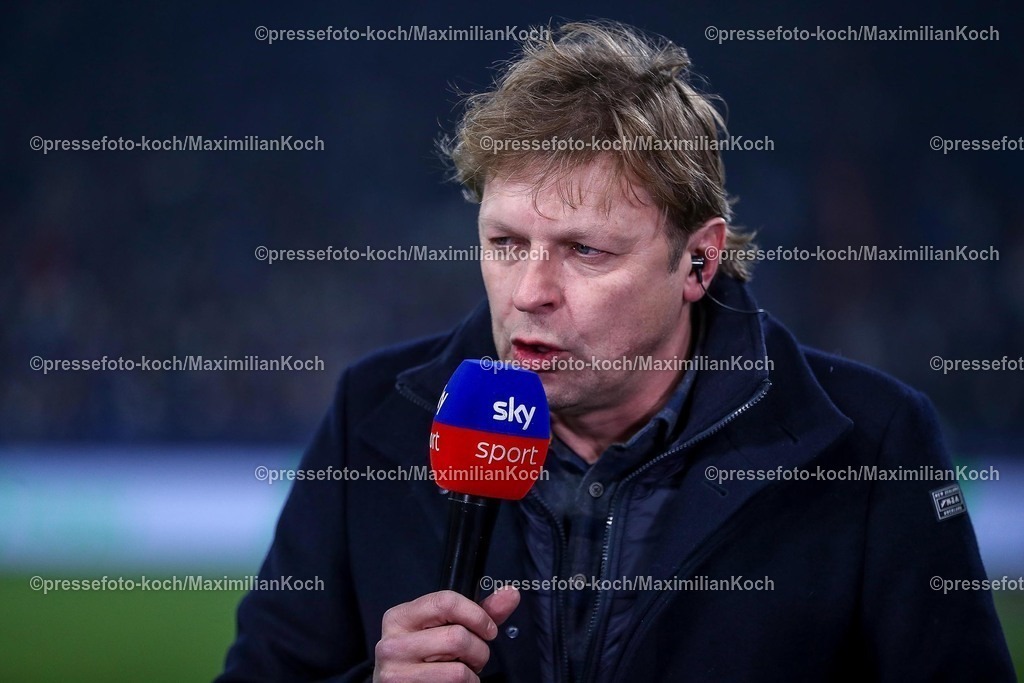 S0401022502172 | 01.02.2025, Fußball, FC Schalke 04 - 1. FC Magdeburg, 2.. Fußball Bundesliga, 20. Spieltag, Veltins-Arena Gelsenkirchen, Saison 2024 2025: Schalkes Sportdirektor Youri MulderDFB regulations prohibit any use of photographs as image sequences and or quasi-video.