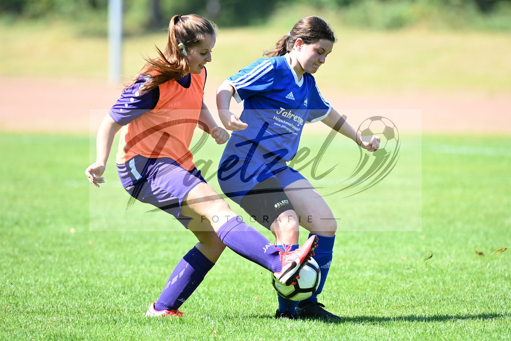 VFBGRE20200816_0022 | Fussball, Frauen:   bei dem Testspiel zwischen VfB Schinkel und TSG 07 Burg Gretesch IV auf der Sportanlage am Zuschlag am 16.08.2020 in Osnabrueck, Deutschland. - Realisiert mit Pictrs.com