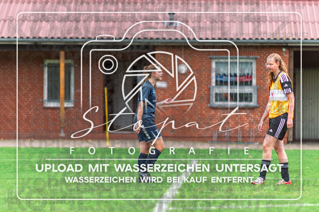 SFBSGF-1038 | Maxime Wachs (SF Bispingen #07) beim Damen Kreisliga HK/CE Spiel zwischen Sportfreunde Bispingen und SG Fulde im Sportplatz Steinbeck/Luhe, Bispingen (Simon Paul Stopat) - Realisiert mit Pictrs.com