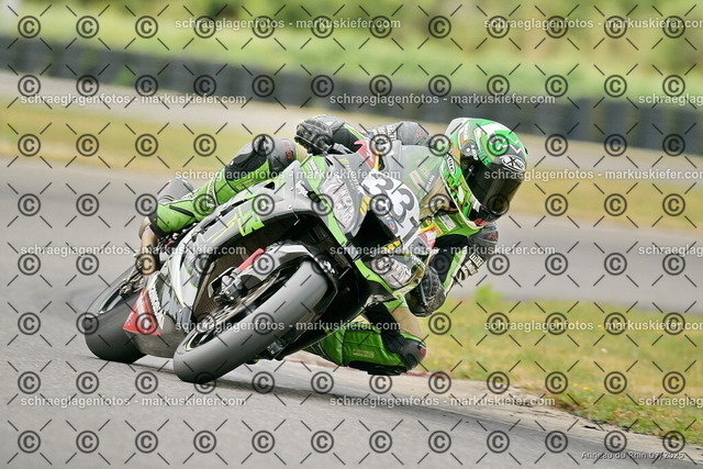 25bt05-0205 | markuskiefer.com - Realisiert mit Pictrs.com