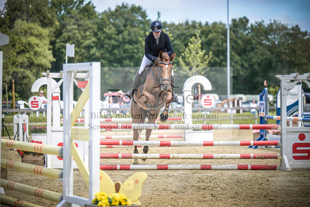 DOS_0128 | Entdecke hochwertige Reitturnierfotos von Foto Oger. Professionell, emotional und authentisch – jetzt Lieblingsmomente im Shop bestellen. - Realisiert mit Pictrs.com