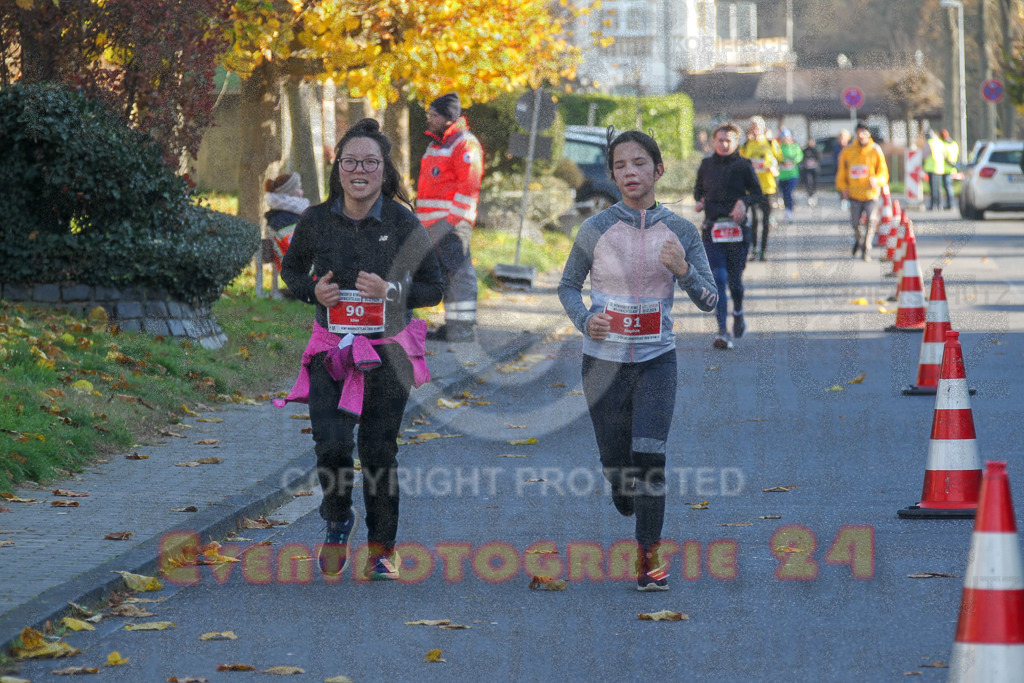 241201_1236_EV4_3067 | Sportfotografie im Rhein-Sieg Kreis, Köln, Bonn, NRW, Rheinland Pfalz, Hessen, etc. Unser Tätigkeitsfeld umfasst den Laufsport vom Volkslauf über den Marathon, Duathlon, Triathon bis zum Ultralauf wie Kölnpfad Ultra oder Schindertrail.