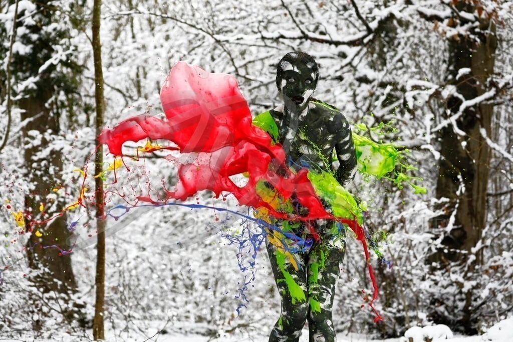 BodyArt-WINTERSPLASH_6163 | #001 | Modell: Julia | Foto: Tschiponnique Skupin - Realisiert mit Pictrs.com