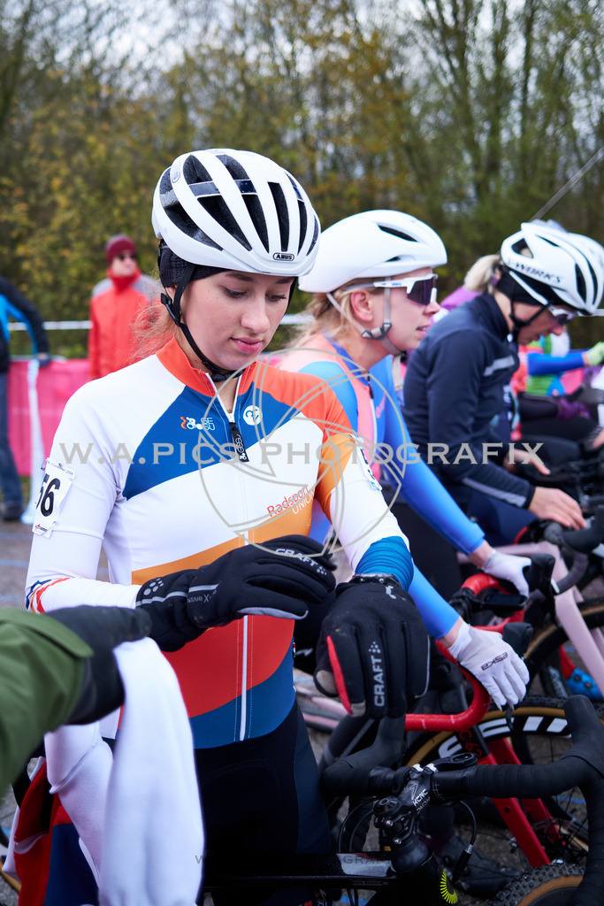 ..... | AUSTRIA, 24.11.24, 3.Radquerfeldein GP um das Sportzentrum Gunskirchen Image shows: Photo: Wapics / Michael Ring
