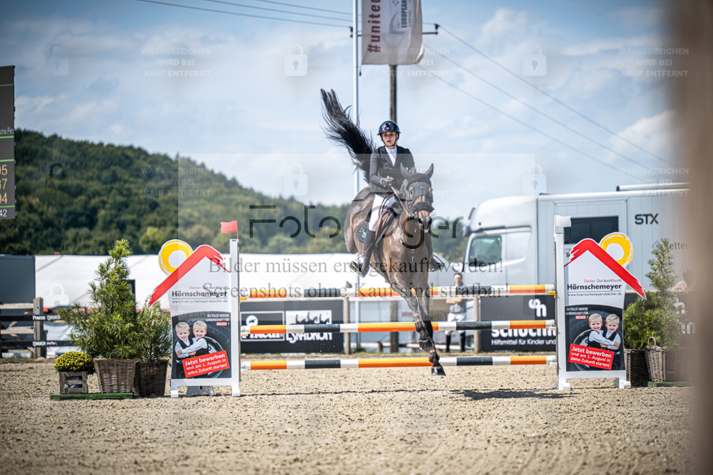 DOS_3687 | Entdecke hochwertige Reitturnierfotos von Foto Oger. Professionell, emotional und authentisch – jetzt Lieblingsmomente im Shop bestellen. - Realisiert mit Pictrs.com