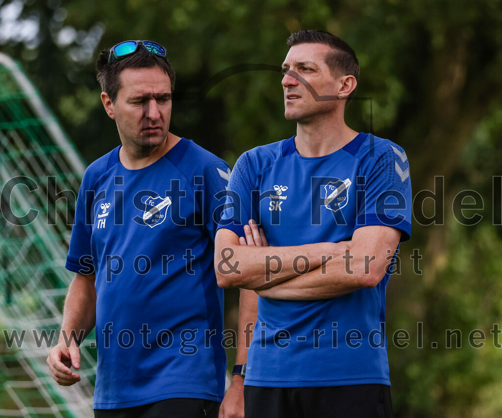 2023-09-03_007_Teamware_Cup_2023 | Oberding, Deutschland, 03.09.2023:
Fußball, TS Teamwear Cup 2023, Vorrunde, FC Schwaig gegen FC Langengeisling, Endergebnis: 

Foto: Christian Riedel / fotografie-riedel.net
