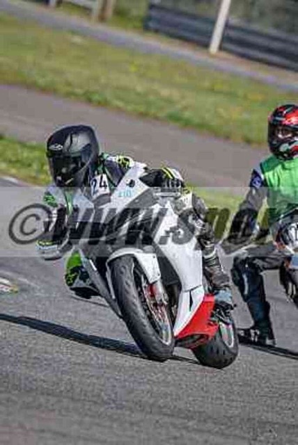 pubi5352 | Professionelle Fotos von Sportveranstaltungen, aber auch Hochzeiten und anderen Events. - Realisiert mit Pictrs.com