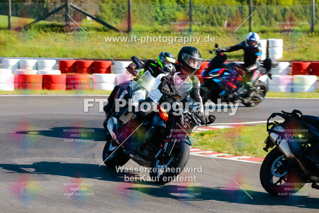 Moto-TeamOBK-21060 | Hier findet Ihr Bilder von Touristenfahrten auf der Nürburgring Nordschleife oder von anderen Veranstaltungen die ich besucht habe. Viel Spass beim Durch Schauen 