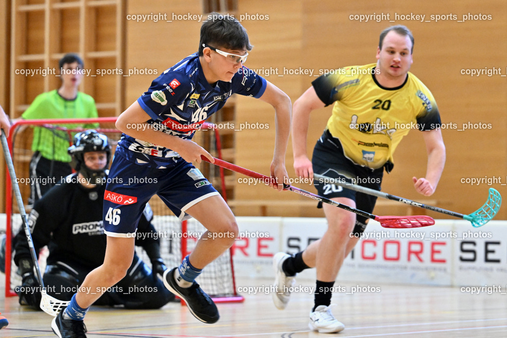 VSV Unihockey  vs. FBK Loka  | #46 Elias Kronig VSV Unihockey, #20 Luka Podobnik FBK Loka, VSV Unihockey  vs. FBK Loka , VSV Unihockey  vs. FBK Loka  am 25.01.2026 in Villach (Ballspielhalle St. Martin), Austria, (Photo by Bernd Stefan)