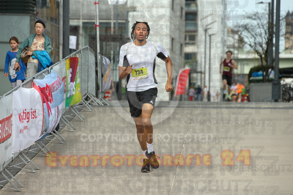 250920_1319_EX1_4025 | Sportfotografie im Rhein-Sieg Kreis, Köln, Bonn, NRW, Rheinland Pfalz, Hessen, etc. Unser Tätigkeitsfeld umfasst den Laufsport vom Volkslauf über den Marathon, Duathlon, Triathon bis zum Ultralauf wie Kölnpfad Ultra oder Schindertrail.