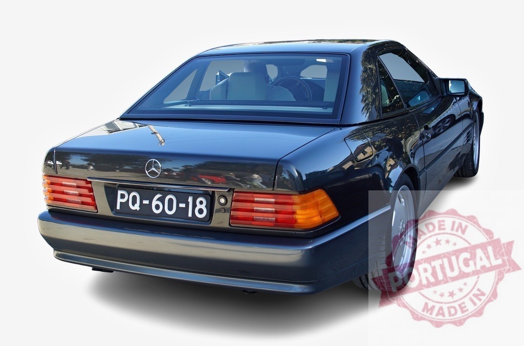 Mercedes-Benz R129 SL-Class classic luxury roadster isolated | Mercedes-Benz R129 SL-Class retro car standing on a white background - Realisiert mit Pictrs.com