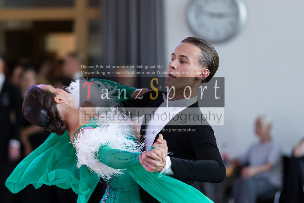 20240616_DM-Jugend-Kombi_4025 | Tanzsportbilder, Standardtanz, Lateintanz, WDSF, DTV, LTVB, dancecomp, goc, hessen tanzt, blaues band der spree, walzer, tango, wiener walzer, slowfox, quickstepp, samba, rumba, cha-cha-cha, paso doble. jive, hd-kroft photography, turniertanzsport