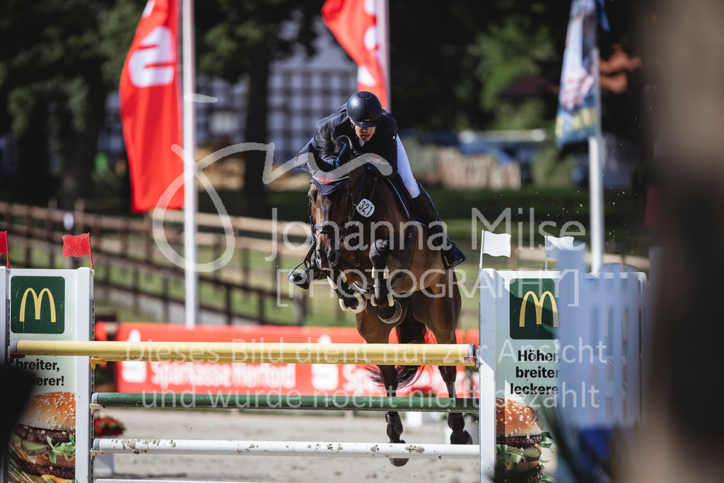 240714_BHO_M2-Spr-1-217 | Deine schönsten Turniermomente als professionelle Fotos! Entdecke hochwertige Pferdesport-Fotografie im Online-Shop. Jetzt Fotos finden & bestellen!