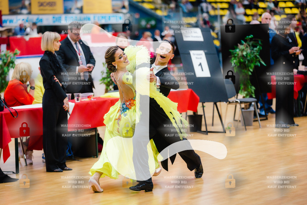 Hessen Tanzt WDSF International Open Standard 5th (86) Vladyslav Tsykhanovskyi _ Veronika Tsikhanovska (Schwarz-Weiß-Club Pforzheim)-2025-05-17-9556 | Webshop for digital downloads and prints of dance sport, event & show photographer Julian Link - Realisiert mit Pictrs.com