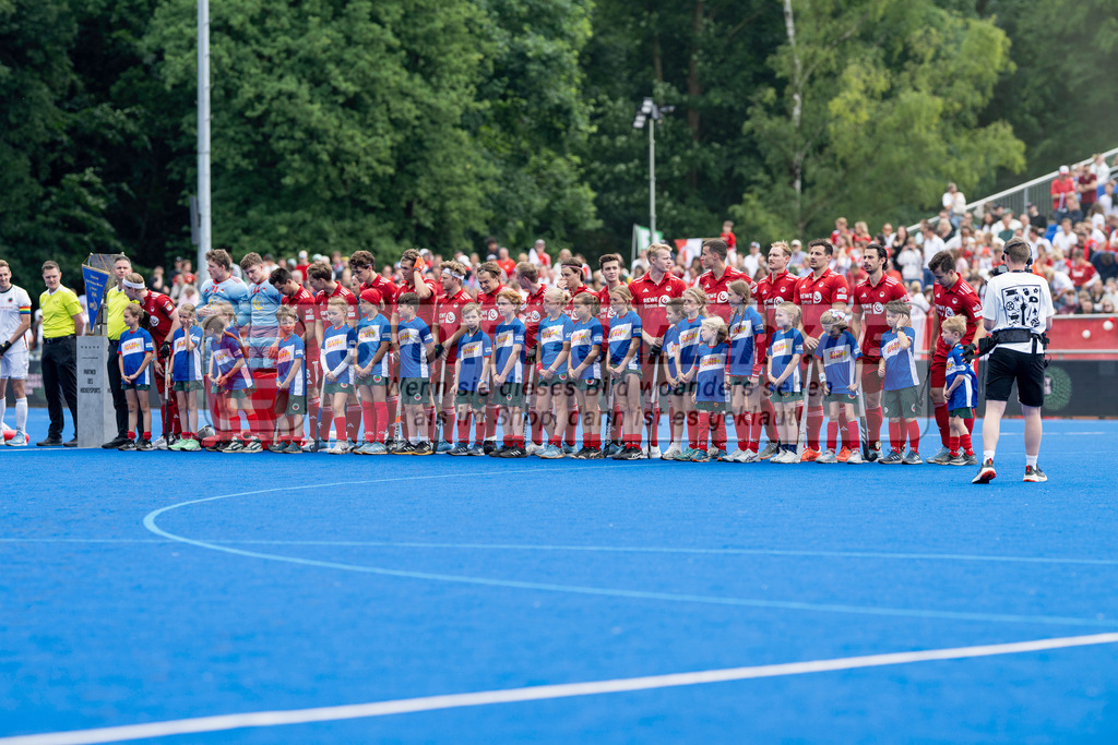 Final4_20250601-1427-Z82_9205 | Krefeld, Deutschland, 01.06.2025:  Feldhockey Final4 2025 – „Deutsche Feldhockey-Meisterschaften 2025“ Crefelder HTC - Rot-Weiss Köln (Finale Herren) im Gerd-Wellen-Hockeyanlage am 01.06.2025 in Krefeld, Deutschland. (Foto von Kramhöller/Fehrmann/Kaste)Krefeld, Germany, 01.06.2025: Feldhockey Final4 2025 – „Deutsche Feldhockey-Meisterschaften 2025“ Harvestehuder HTC - Düsseldorfer HC (Finale Damen) in Gerd-Wellen-Hockeyanlage at 01.06.2025 in Krefeld, Deutschland. (Foto from Kramhöller/Fehrmann/Kaste)