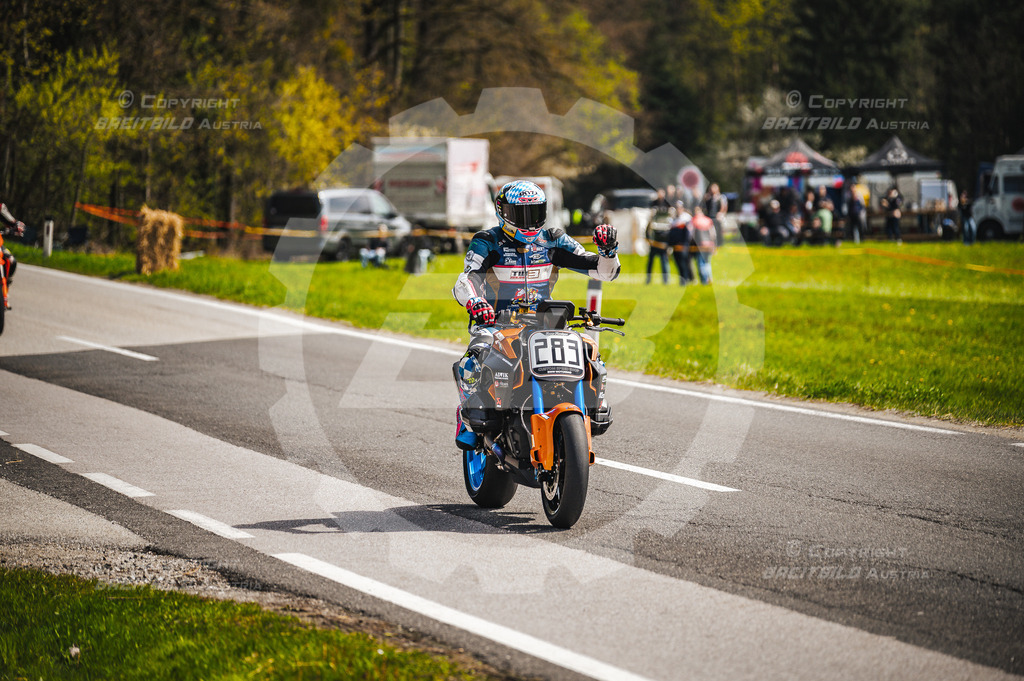 0483 - Bergrennen Landshaag2026 | BREITBILD Austria Webshop

Finde Fotos von: Breitbild, Breitbild Austria, Landshaag, Europeanbikers, KTM, BMW, Bergrennen, Bikeporn, Carporn, Bikes, Cars, Fotografie, Oberösterreich, Österreich, Berufsfotograf, Motorradteile Ganster, Julbach, Pannoniari - Realisiert mit Pictrs.com