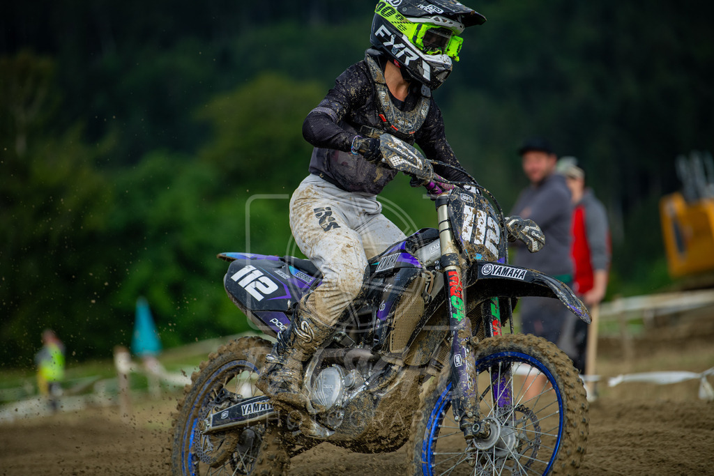 Lady (322) | Paeschuphoto Shop - Wer nicht sucht der auch nicht findet.Ob Motocrossbilder oder von einem besuchtem Spiel, Hauptsache Action. - Realisiert mit Pictrs.com