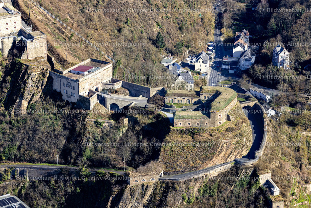 Luftbilder Koblenz-9973 | Luftbildfotografie Burganlage der " Festung Ehrenbreitstein " am Ufer des Rheins an der Straße Felsenweg in Koblenz im Bundesland Rheinland-Pfalz, Deutschland. - Realisiert mit Pictrs.com